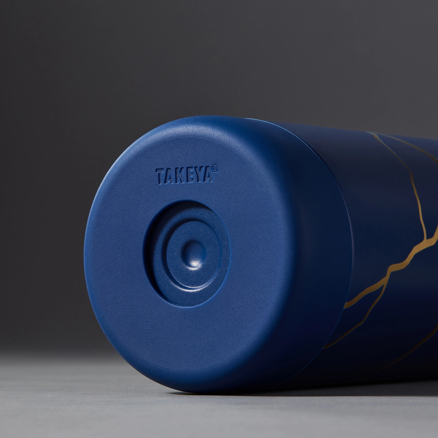kintsugi-water-bottle-with-spout-lid-d4 51390-TK_HO25_Kintsugi_Takeya9249.png