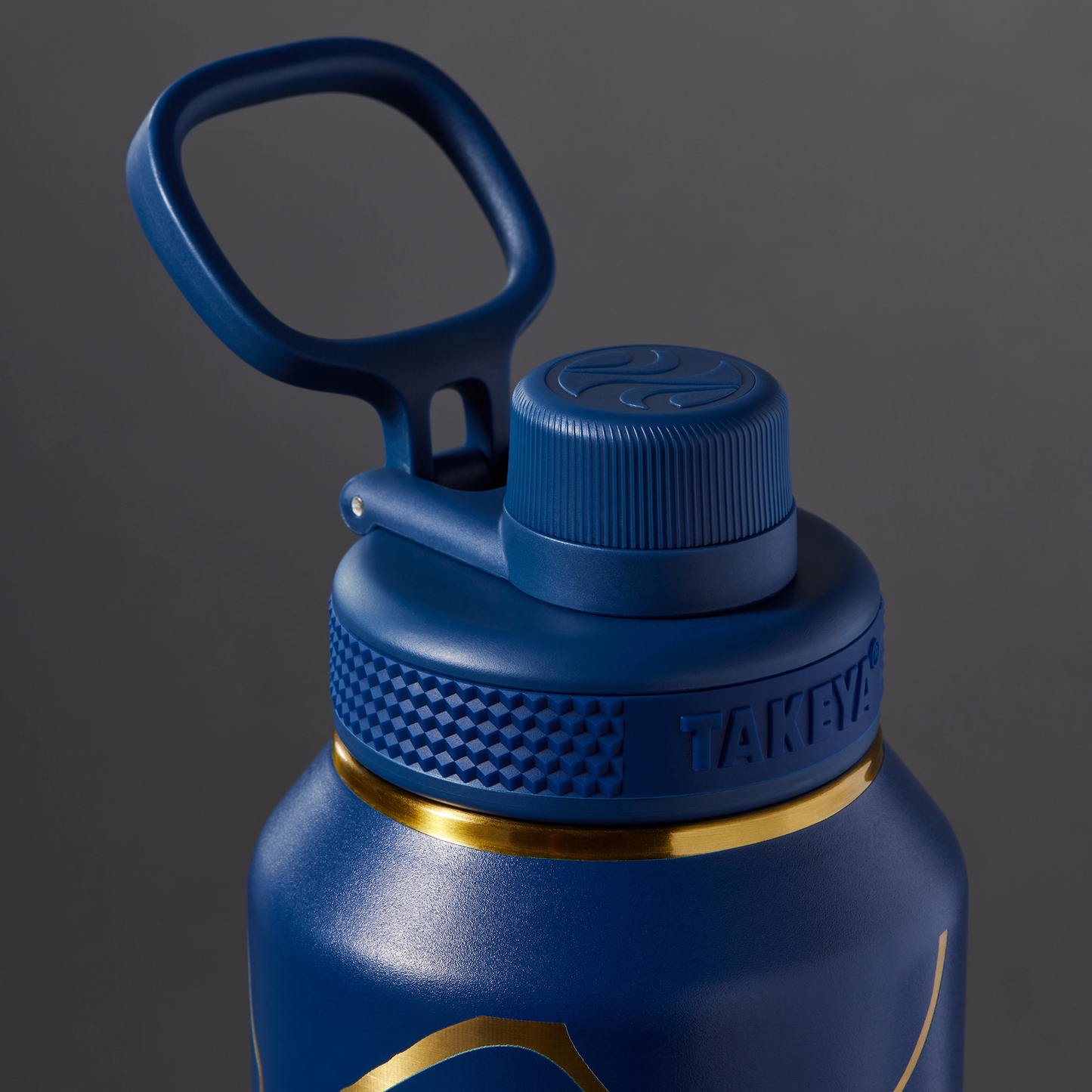 kintsugi-water-bottle-with-spout-lid-d4 51390-TK_HO25_Kintsugi_Takeya9266.png